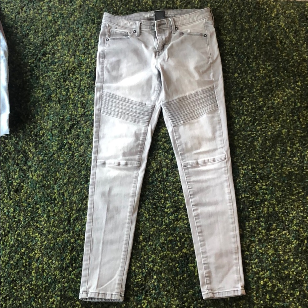 Grey skinny jeans